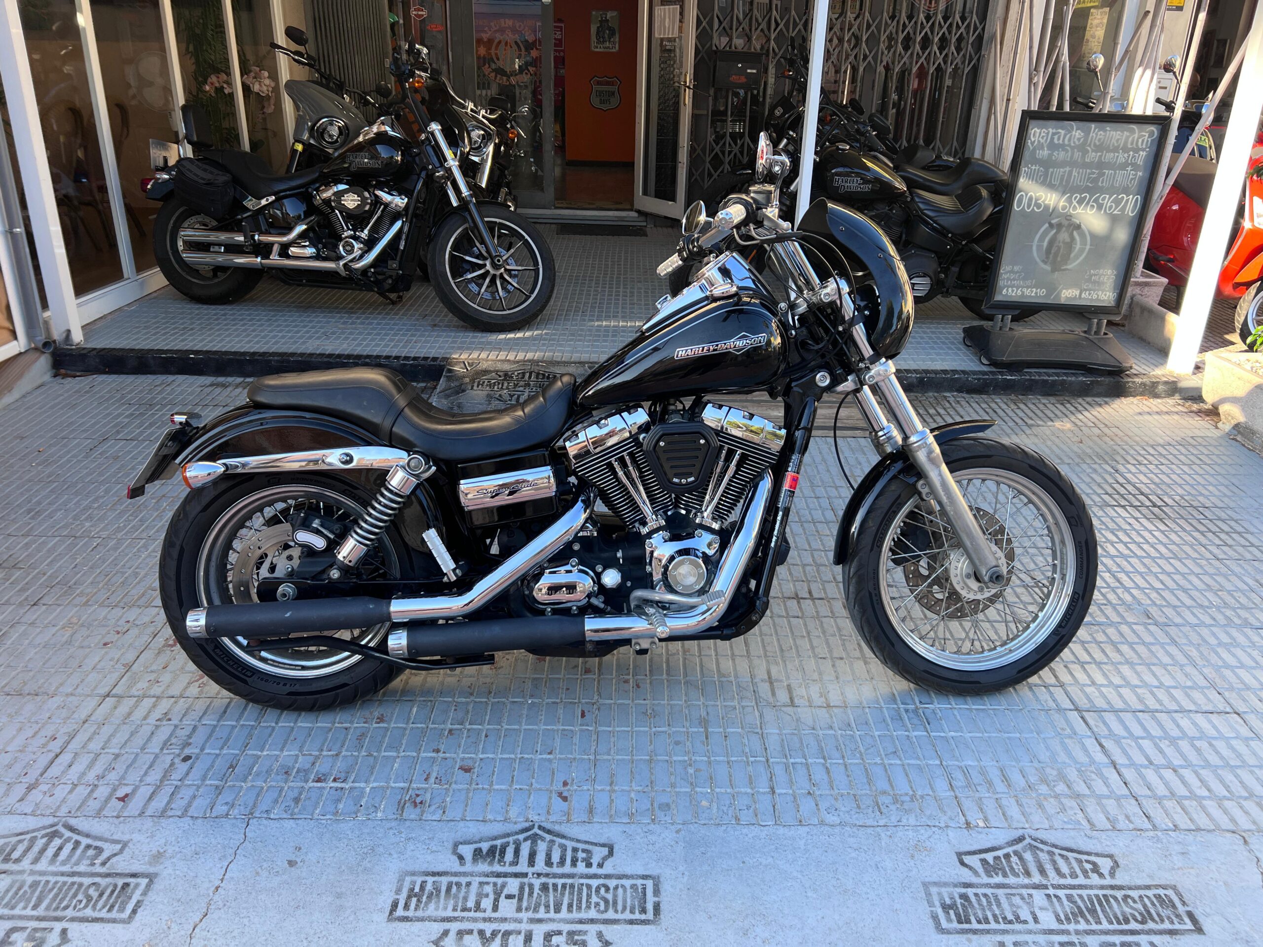 Harley Davidson Dyna mit Sissybar – Bild 2