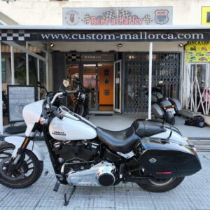 Harley Davidson Softail Sport Glide weiß mit Koffern und Sissybar